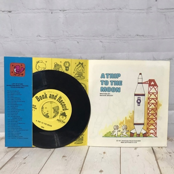 Vintage Peter Pan record and book 45 RPM "A Trip to the Moon" - Picture 3 of 9